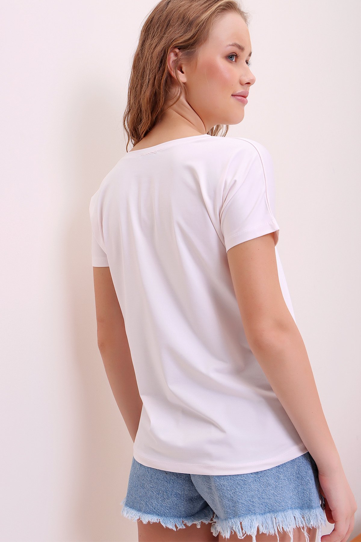 V Yaka Basic T-Shirt - Şeker Pembe