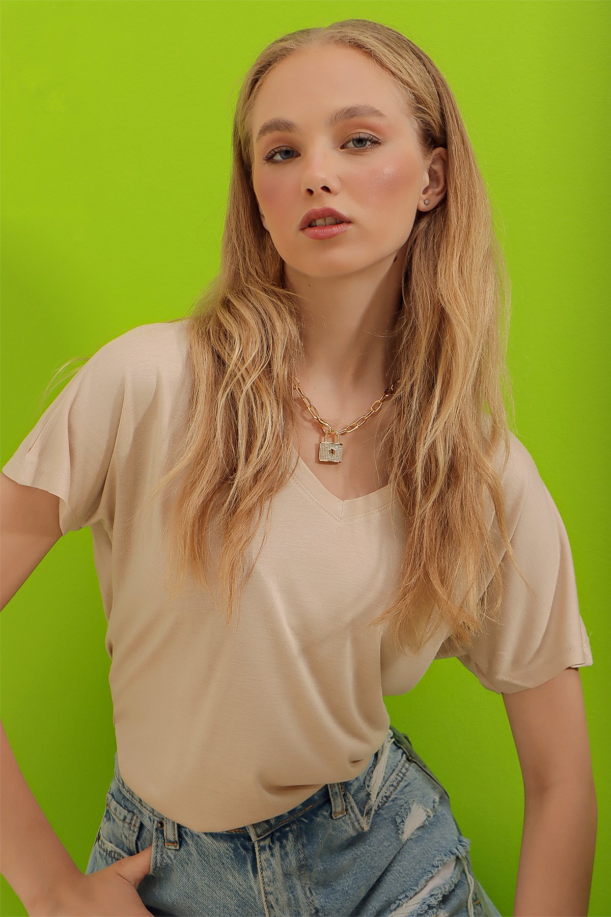 V Yaka Basic T-Shirt - Taş