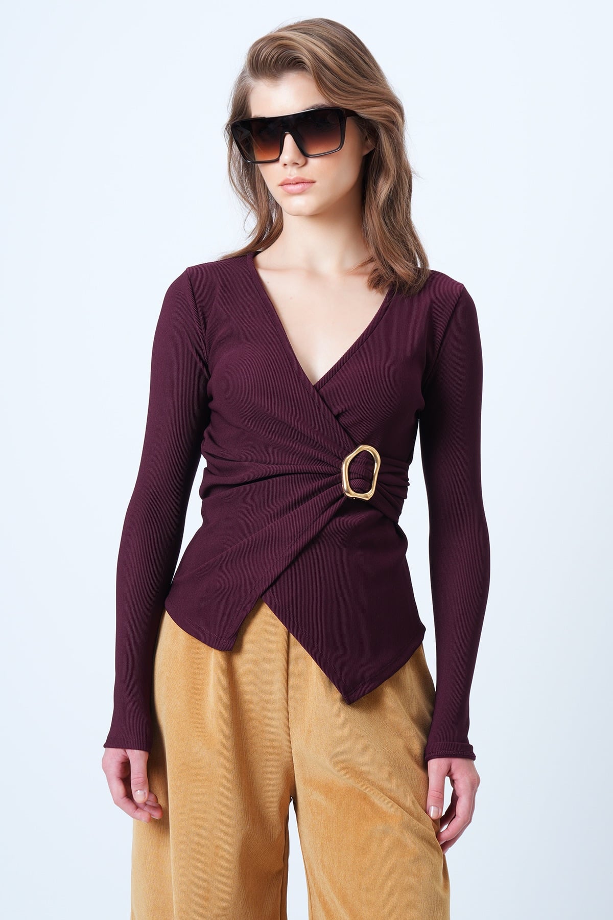 V Yaka Gold Aksesuarlı Ottaban Bluz - BORDO