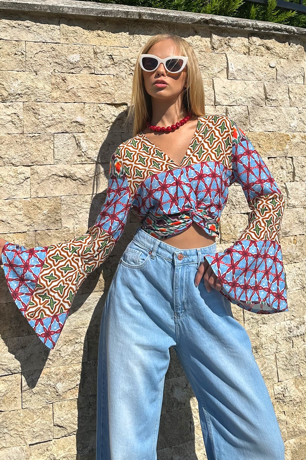 V Yaka İspanyol Kol Desenli Crop Dokuma Bluz - Mavi-Bej