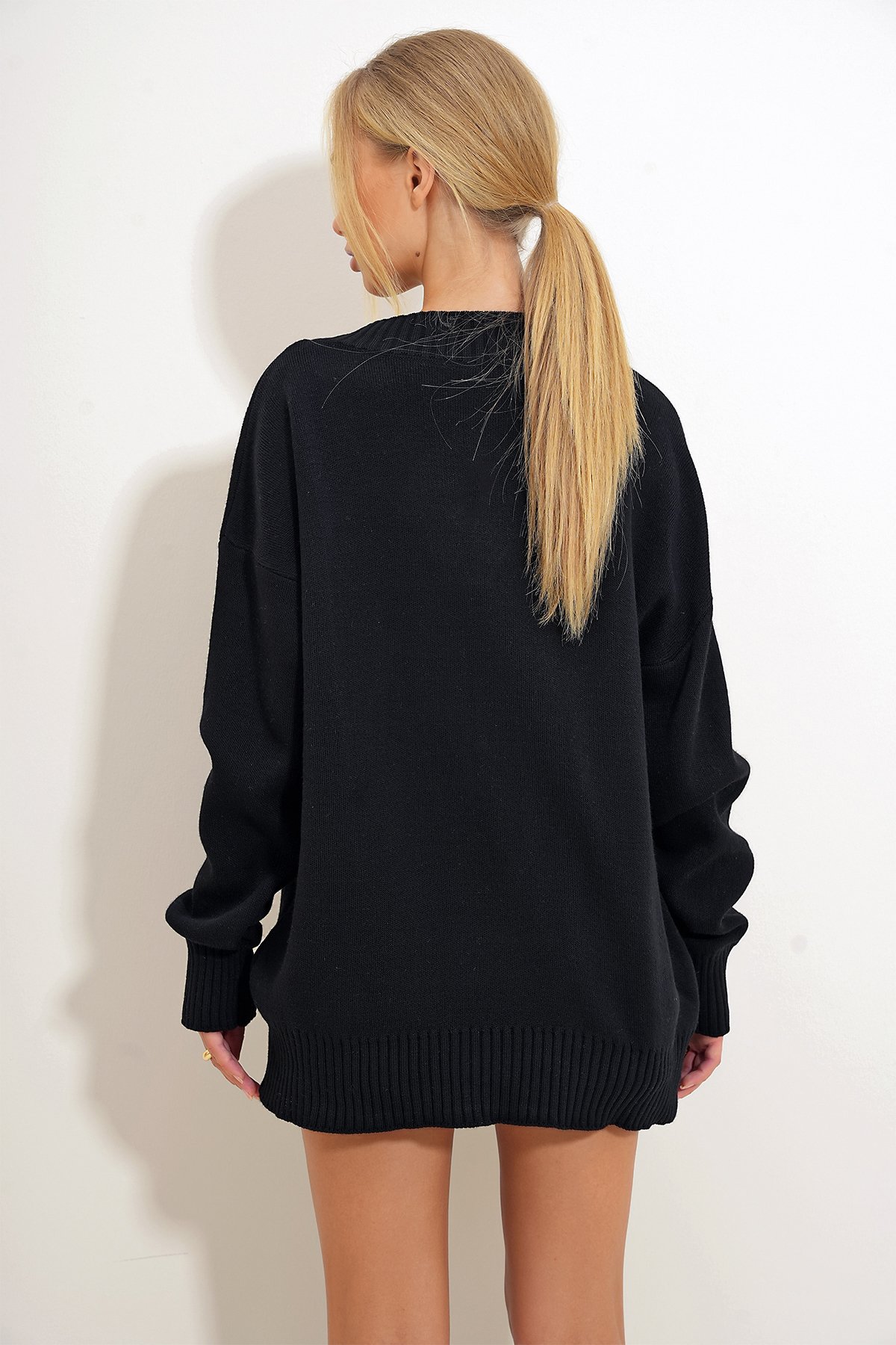 V Yaka Oversize Triko Kazak - Siyah