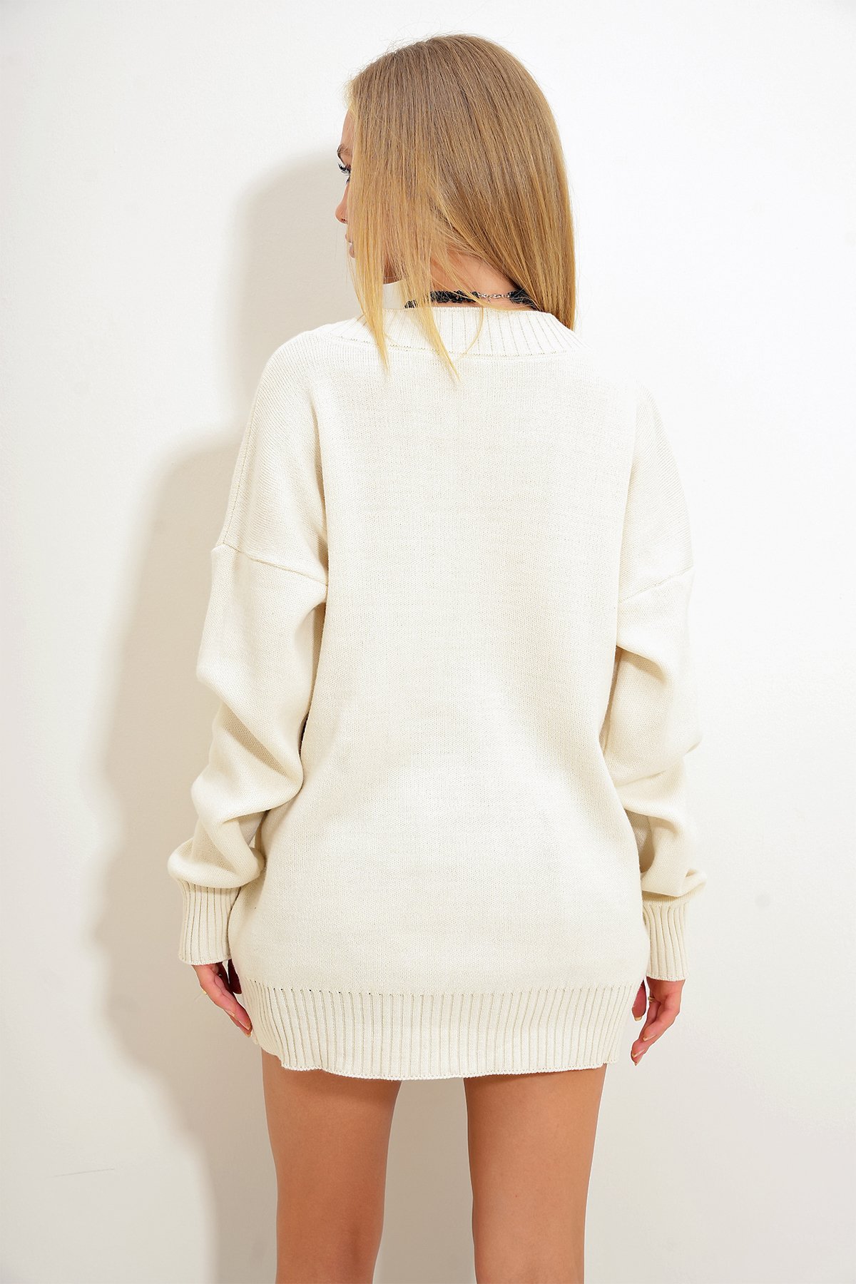 V Yaka Oversize Triko Kazak - Vanilya