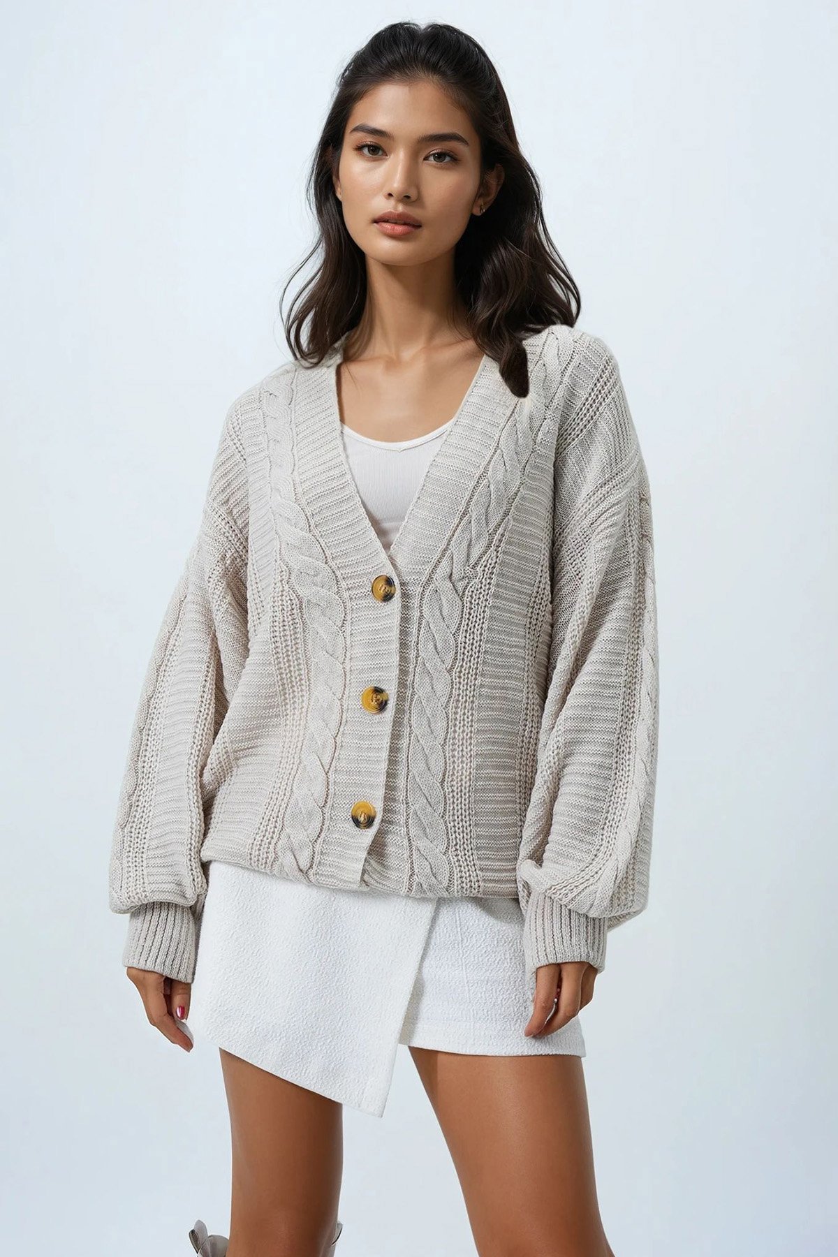 V YAKA SAÇ ÖRGÜ DESENLİ BALON KOL TRİKO HIRKA - BEJ