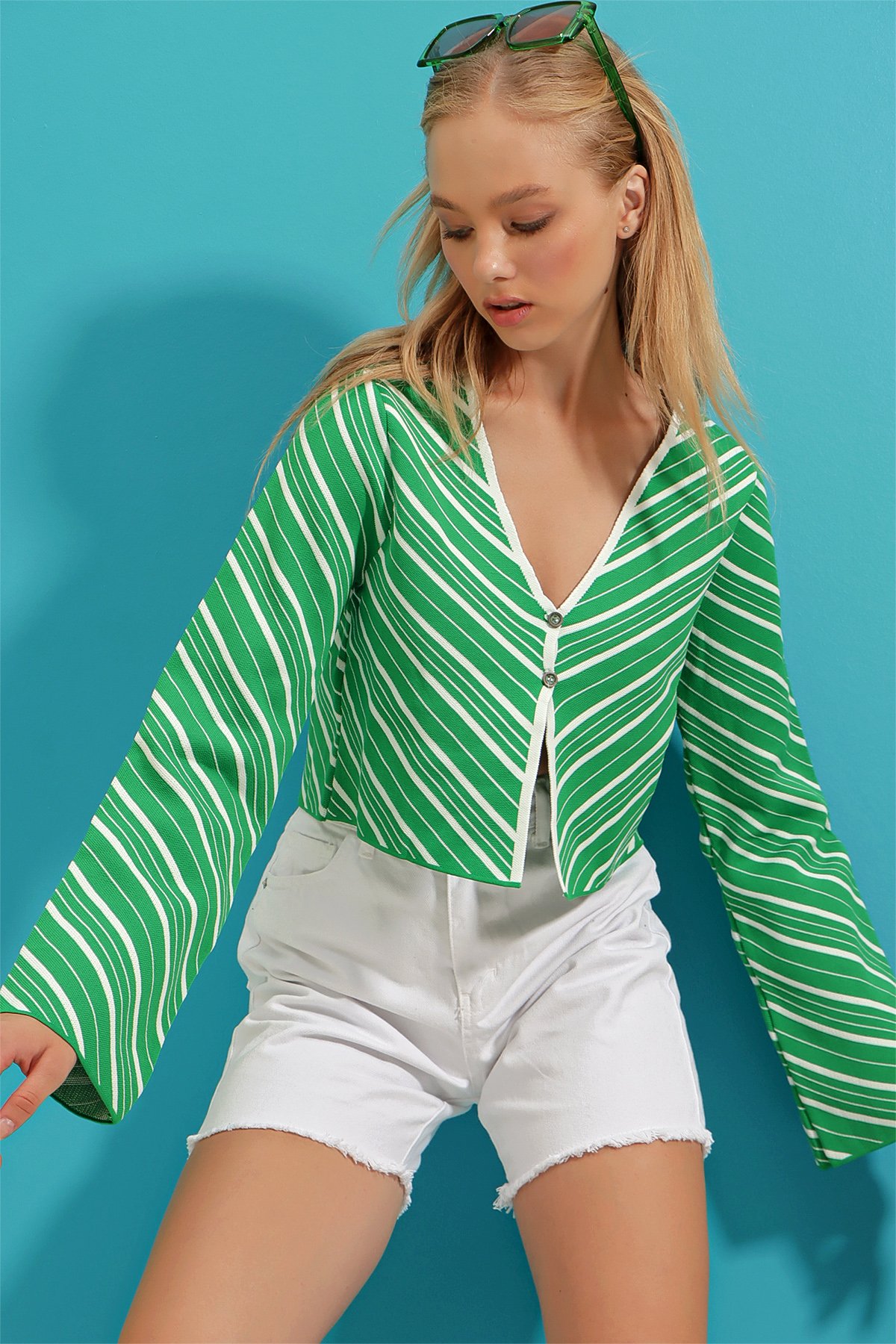 Verev Çizgili Sık Örgü Crop Triko Hırka - Yeşil