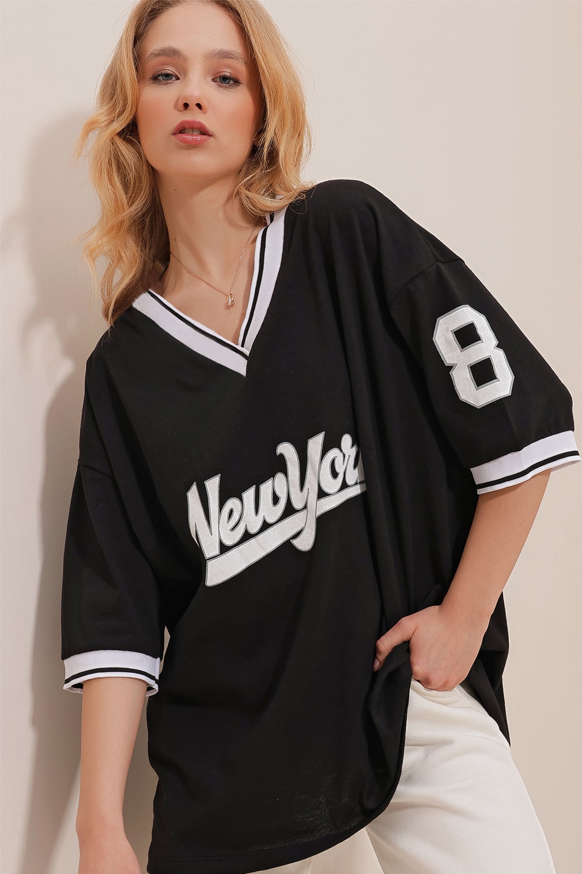 Yakası Ve Kolları Ribanalı Önü Baskılı Oversize T-Shirt - Siyah