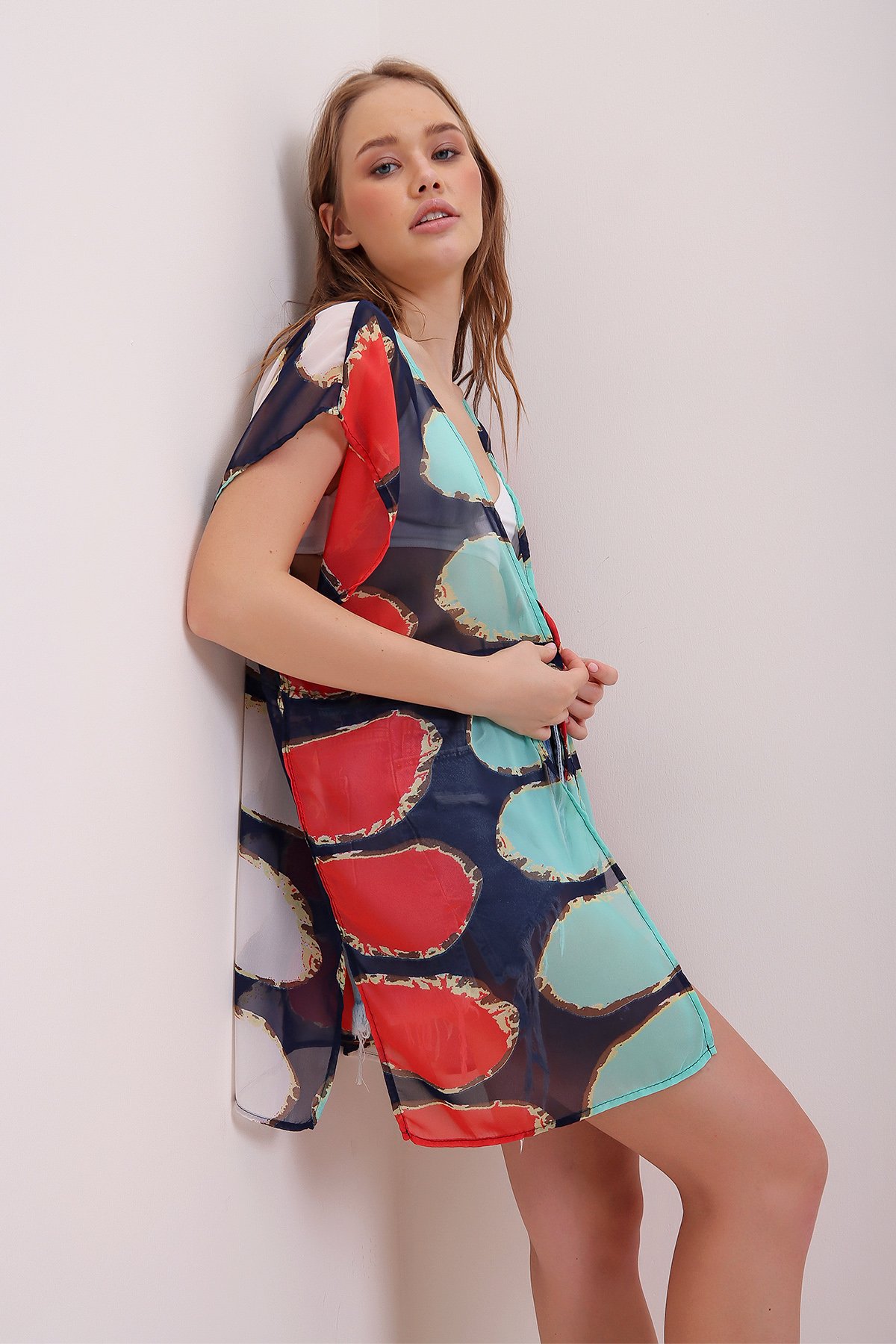 Yanı Yırtmaçlı Desenli Kimono - Kırmızı