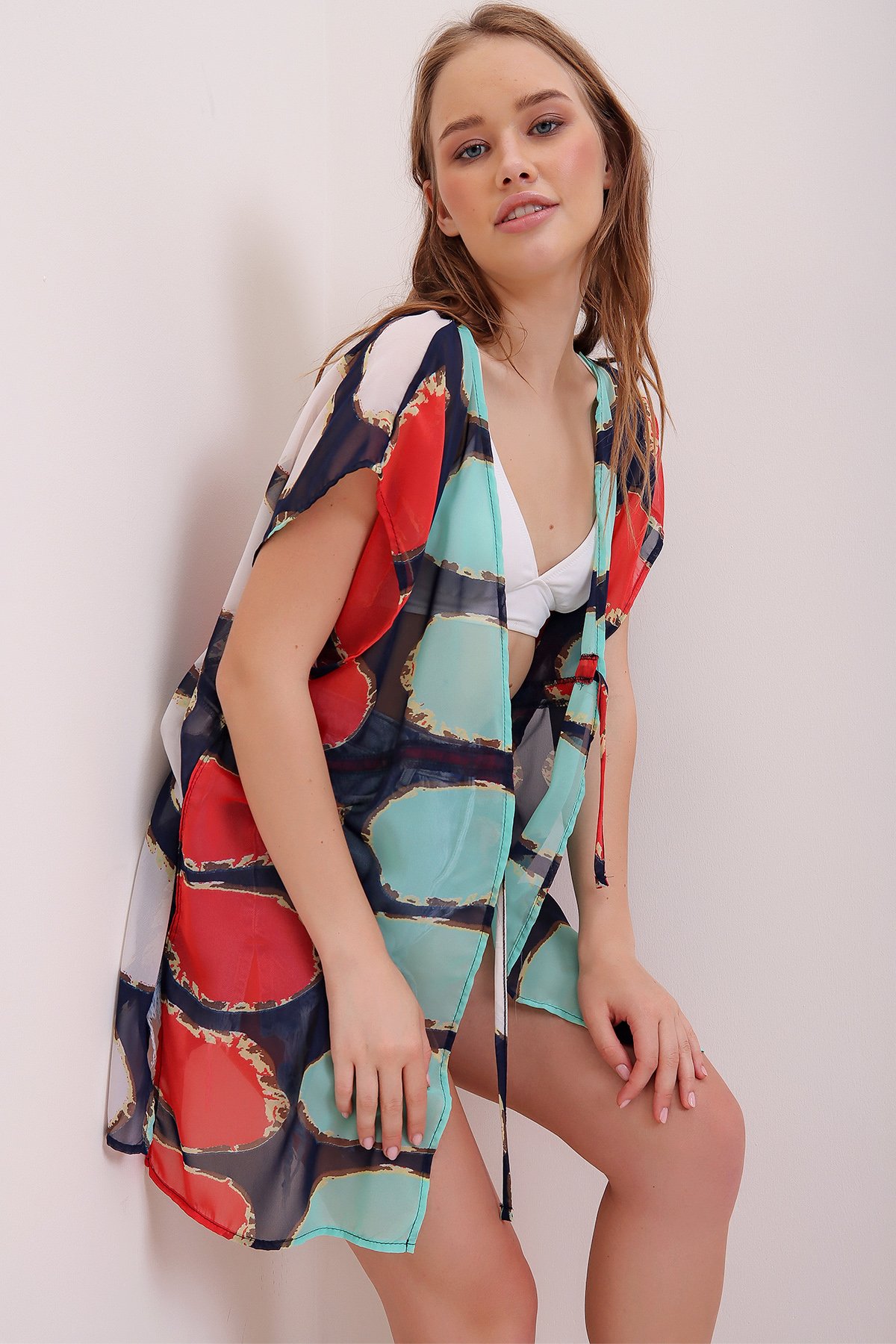 Yanı Yırtmaçlı Desenli Kimono - Kırmızı