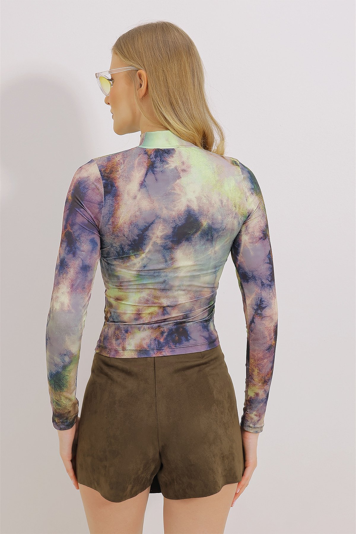 Yarım Balıkçı Batik Desenli Bluz - Yeşil