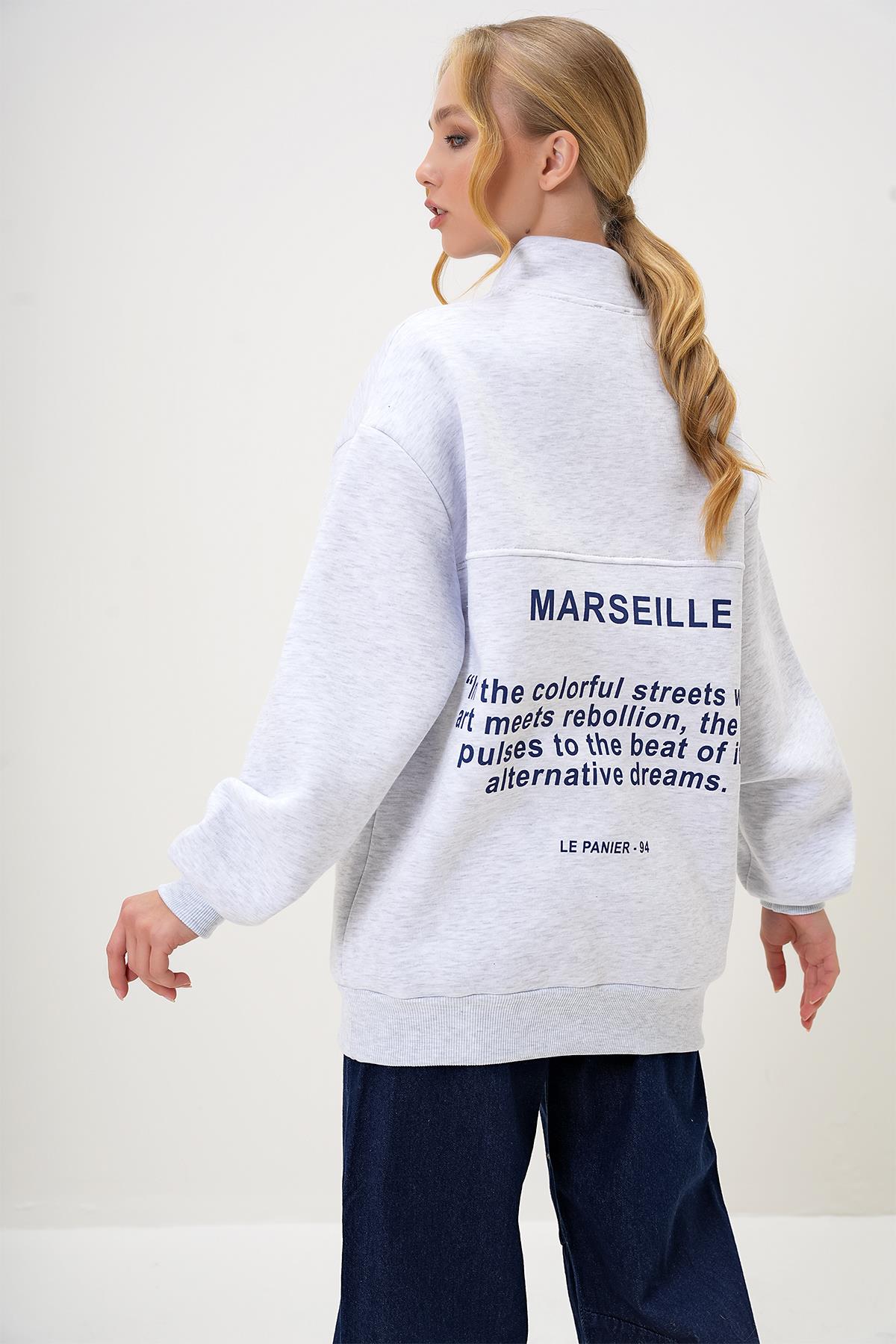 YARIM BALIKÇI YAKA ÖNÜ FERMUARLI YAZI BASKILI 3 İPLİK ŞARDONLU SWEATSHIRT - Grimelanj