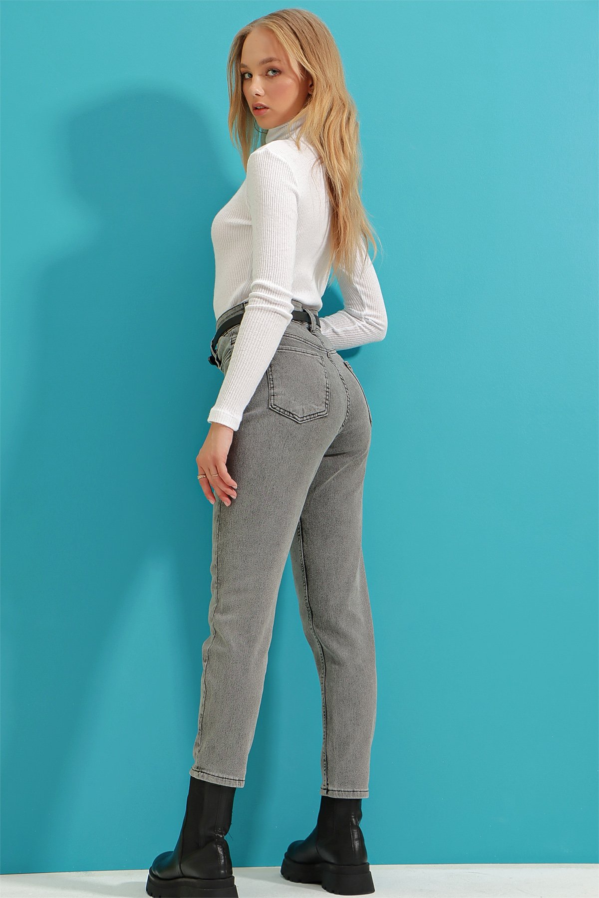 Yüksek Bel Beş Cepli Likralı Mom Jeans - Açık Antrasit
