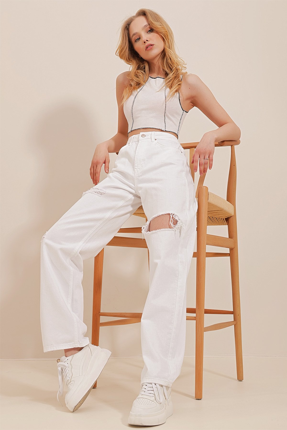 Yüksek Bel Beş Cepli Yırtıklı Wide Leg Jean Pantolon - BEYAZ