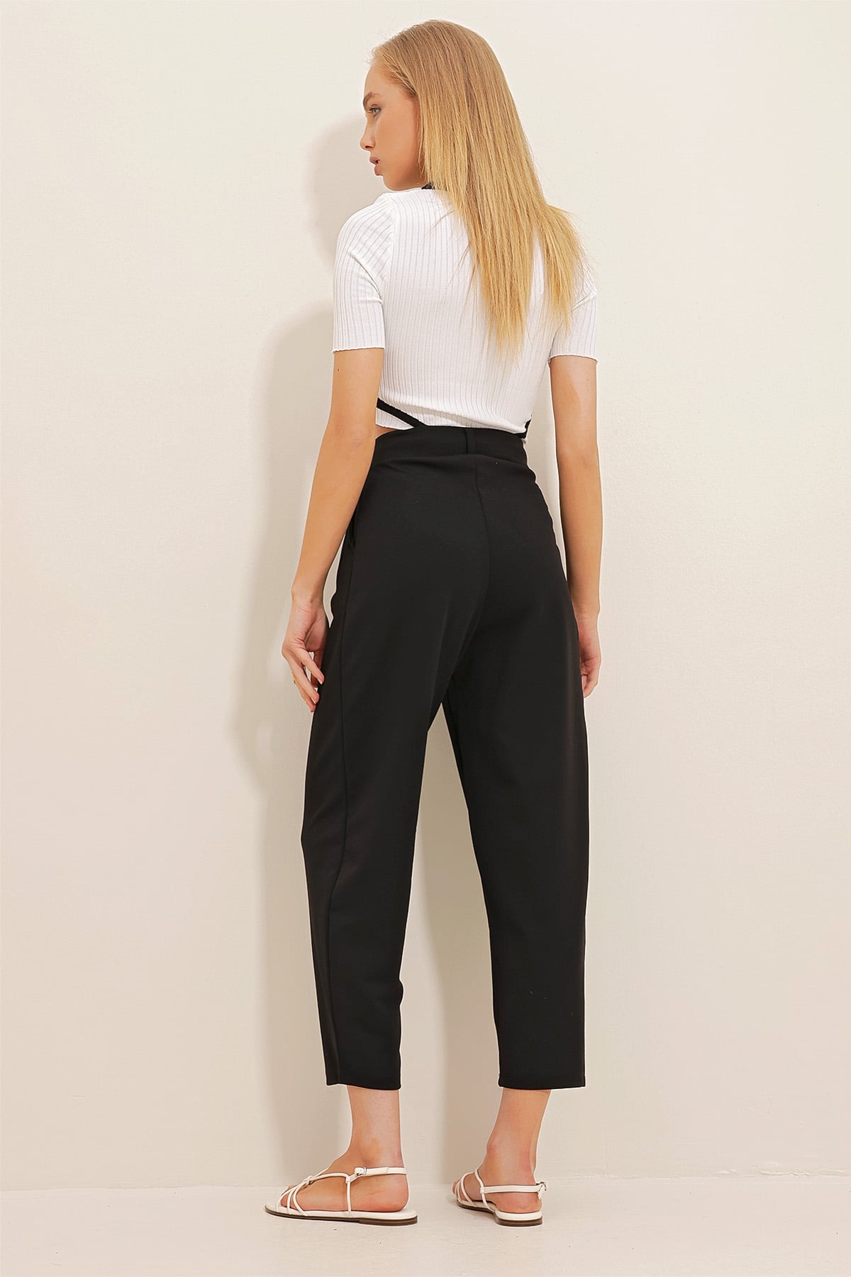 Yüksek Bel Çift Cepli Pensli Jogger Pantolon - Siyah
