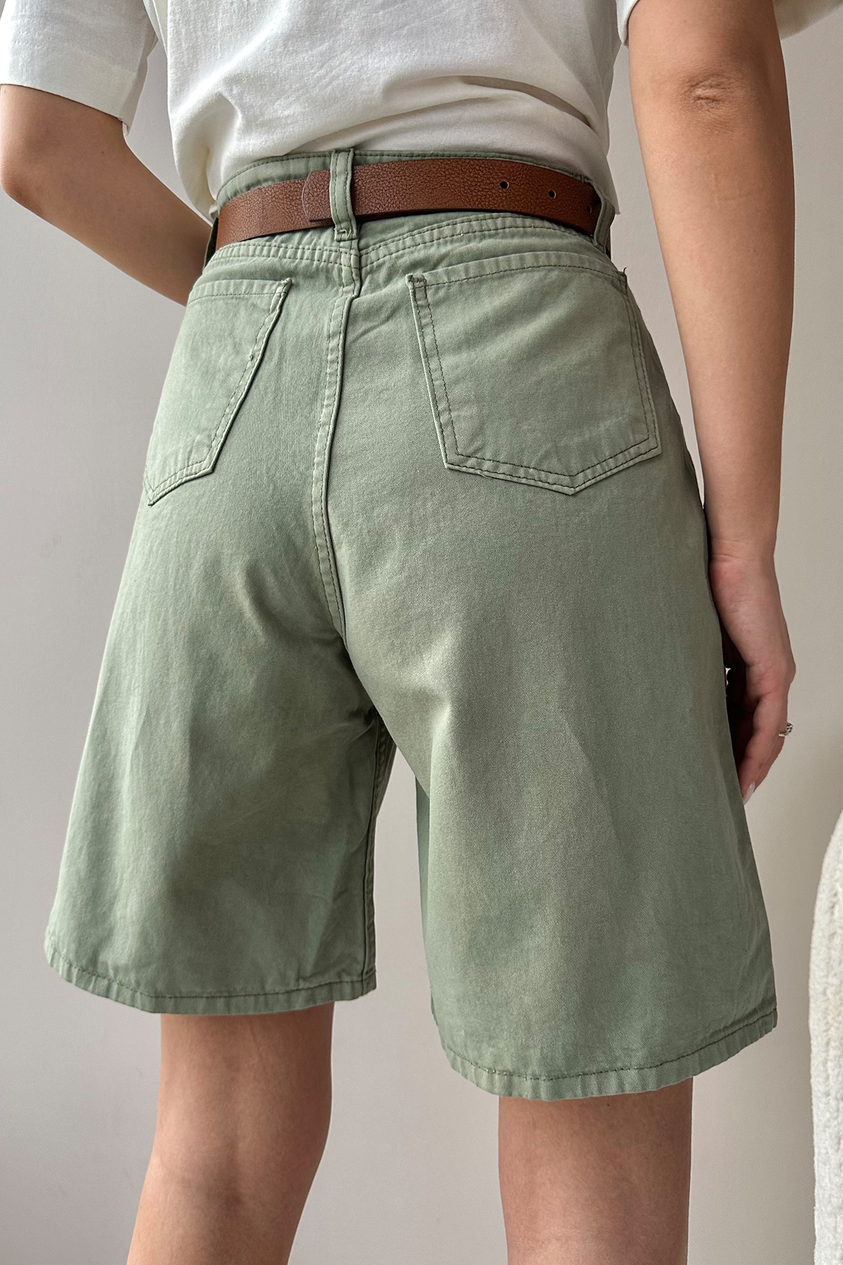 Yüksek Bel Kemerli Wide Leg Bermuda Denim Şort - Yeşil