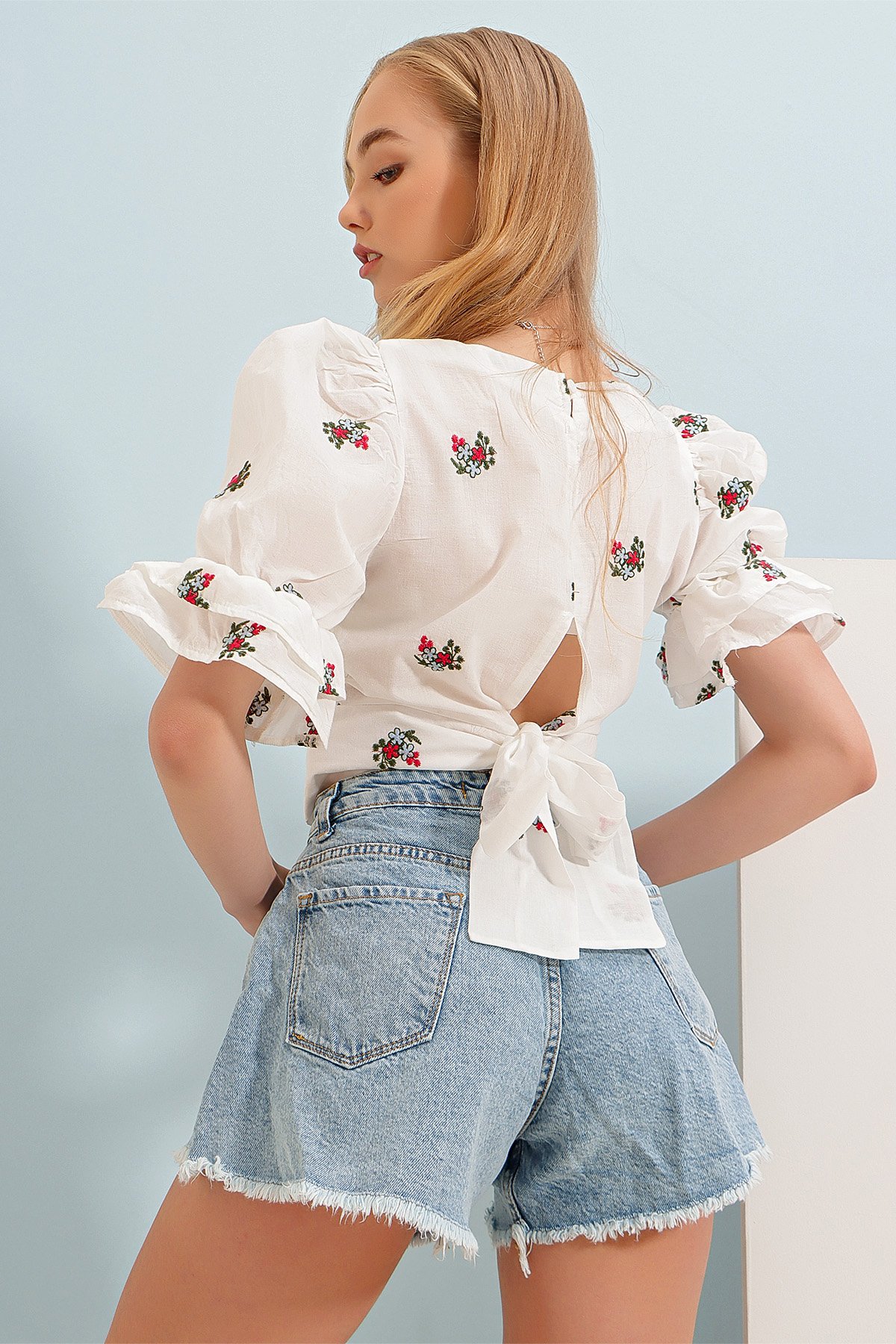 Yüksek Bel Paçası Püsküllü Denim Şort - Mavi