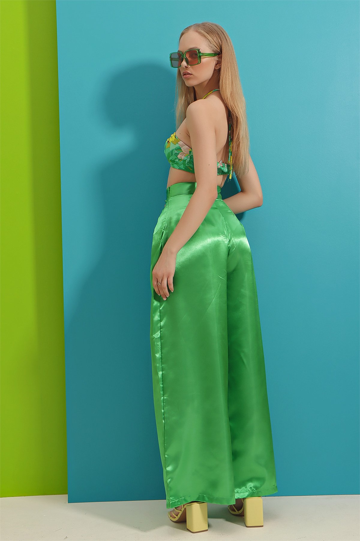 Yüksek Bel Piliseli Saten Dokuma Wide Leg Pantolon - Yeşil