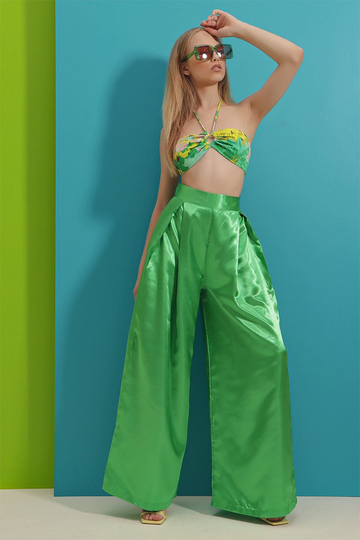 Yüksek Bel Piliseli Saten Dokuma Wide Leg Pantolon - Yeşil