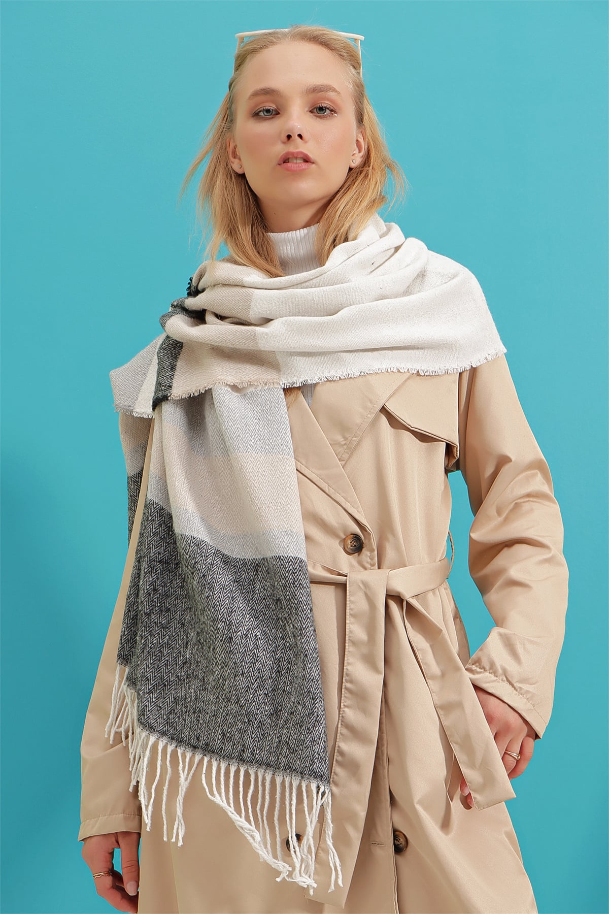 Yün Karışımlı Renk Bloklu Şal - Ekru Siyah