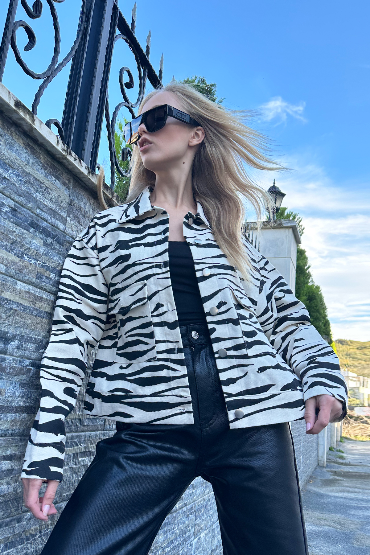 Zebra Desenli Crop Jean Ceket - Siyah-Krem