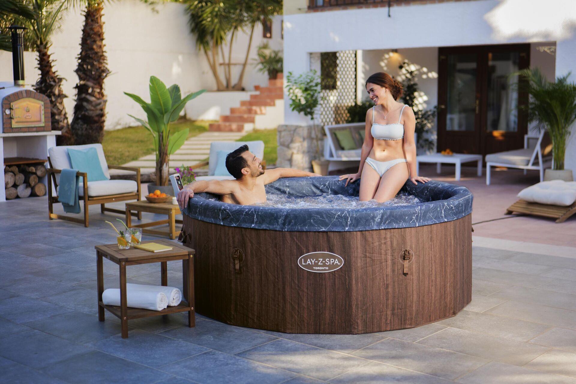 Lay-Z-Spa® Toronto Smart AirJet™ 6001W Enerji Tasarruflu Şişme Spa Havuzu, Mobil Uygulama Kontrollü, 5-7 kişilik