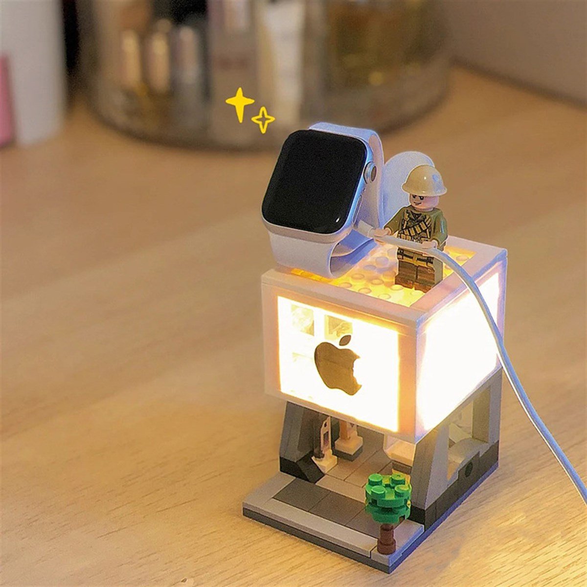 Apple Store Lego Mini Figürlü Stand Işığı