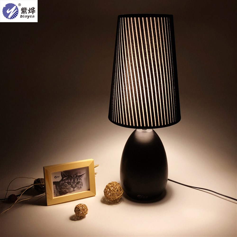 Dekoratif yatak odası gece lambası  - beyaz