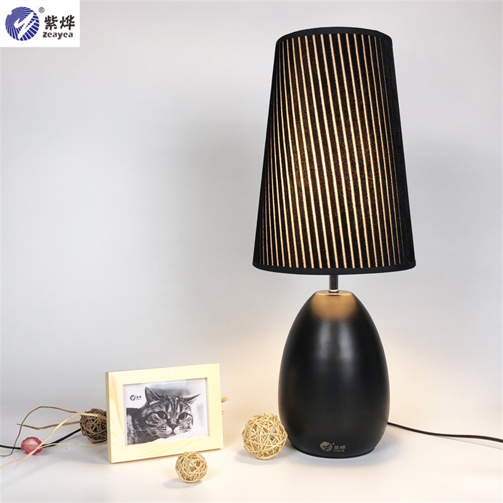 Dekoratif yatak odası gece lambası  - beyaz