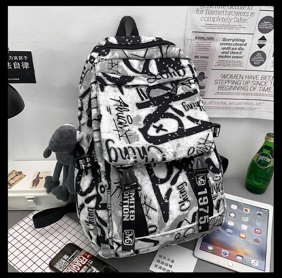 Tcherchi Büyük Kapasiteli Grafiti Desenli Okul Sırt Çantası