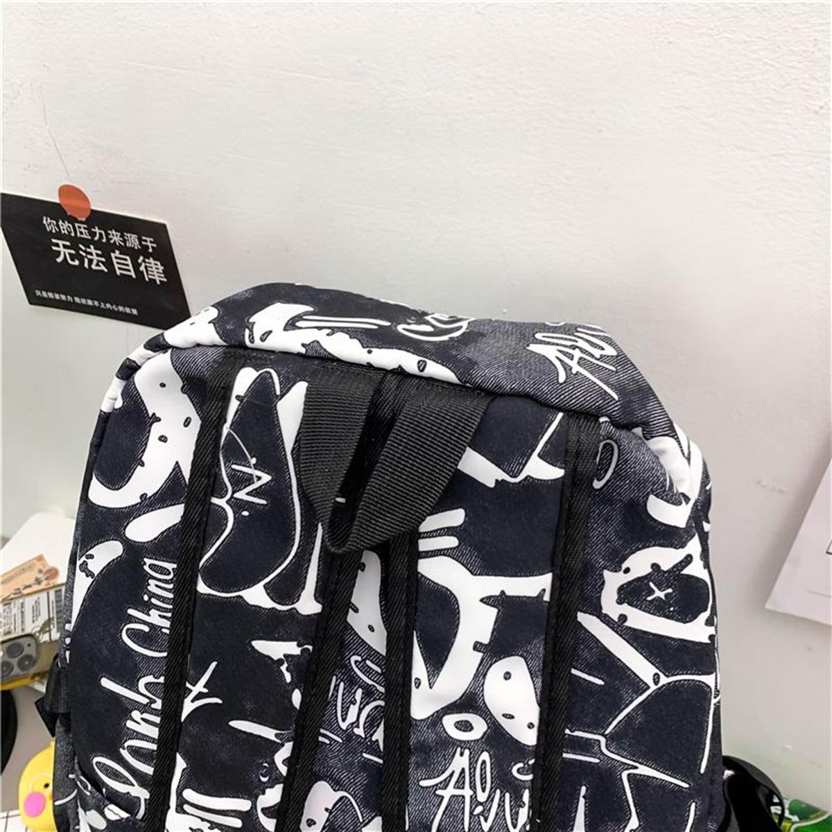 Tcherchi Büyük Kapasiteli Grafiti Desenli Okul Sırt Çantası