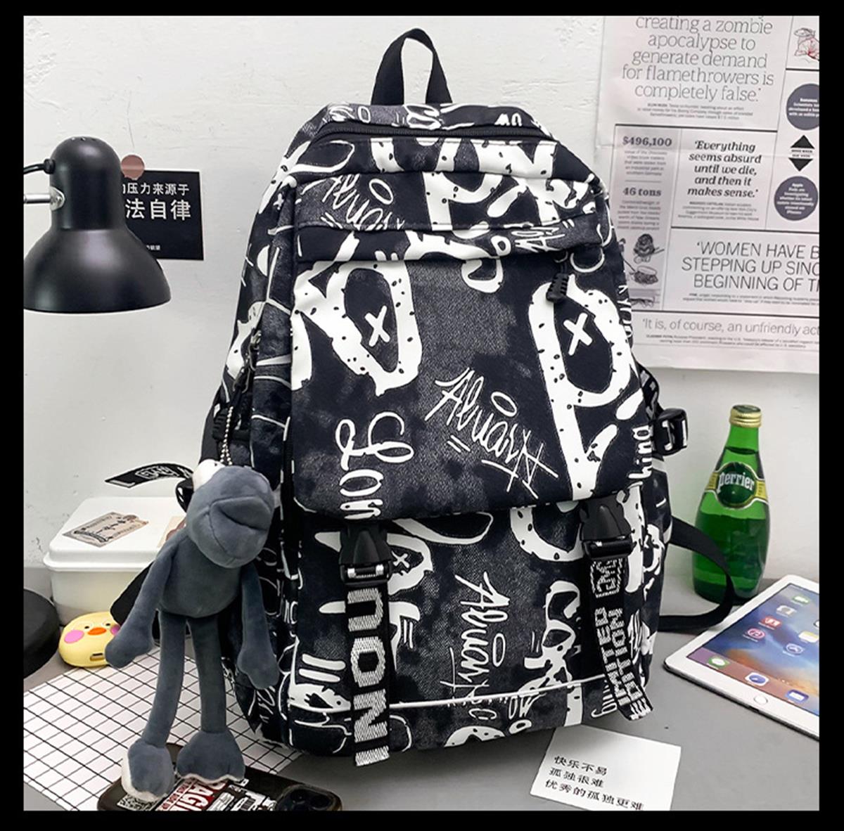 Tcherchi Büyük Kapasiteli Grafiti Desenli Okul Sırt Çantası