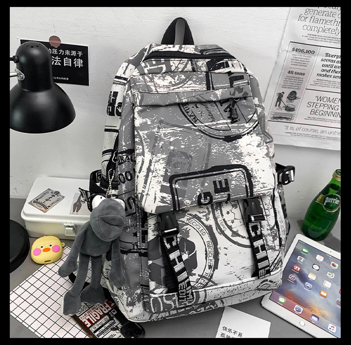 Tcherchi Büyük Kapasiteli Grafiti Desenli Okul Sırt Çantası