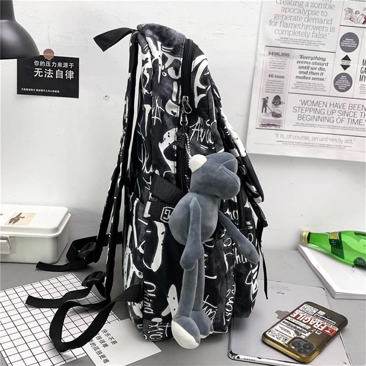 Tcherchi Büyük Kapasiteli Grafiti Desenli Okul Sırt Çantası