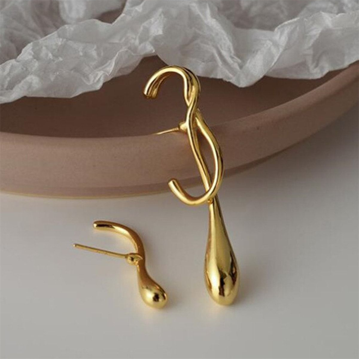 Tcherchi Damla Şeklinde İki Kulak Farklı