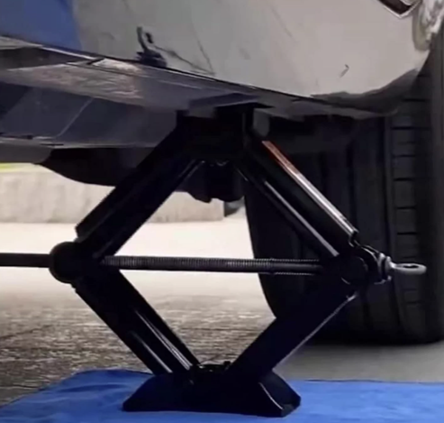 Tcherchi Efordan Tasarruf Sağlayan Çelik Konstrüksiyon Kullanımı Kolay Makaslı Kriko 