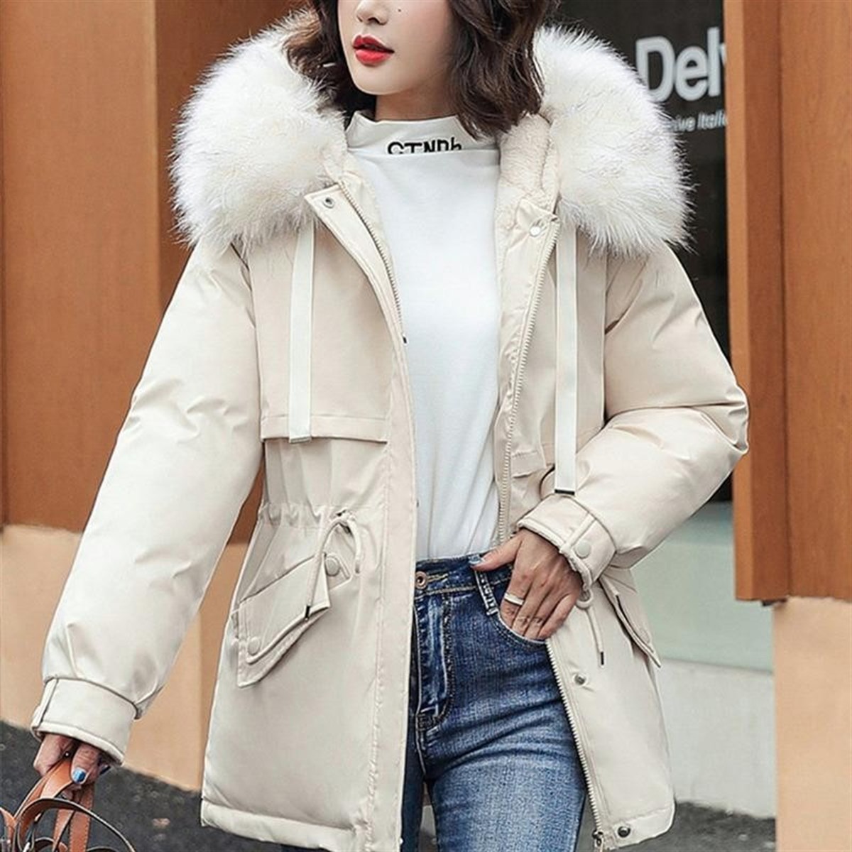 Tcherchi Kürk Yaka Kapüşonlu İçi Yünlü Kadın Mont