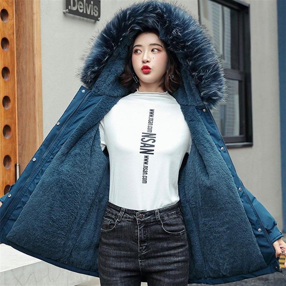 Tcherchi Kürk Yaka Kapüşonlu İçi Yünlü Kadın Mont