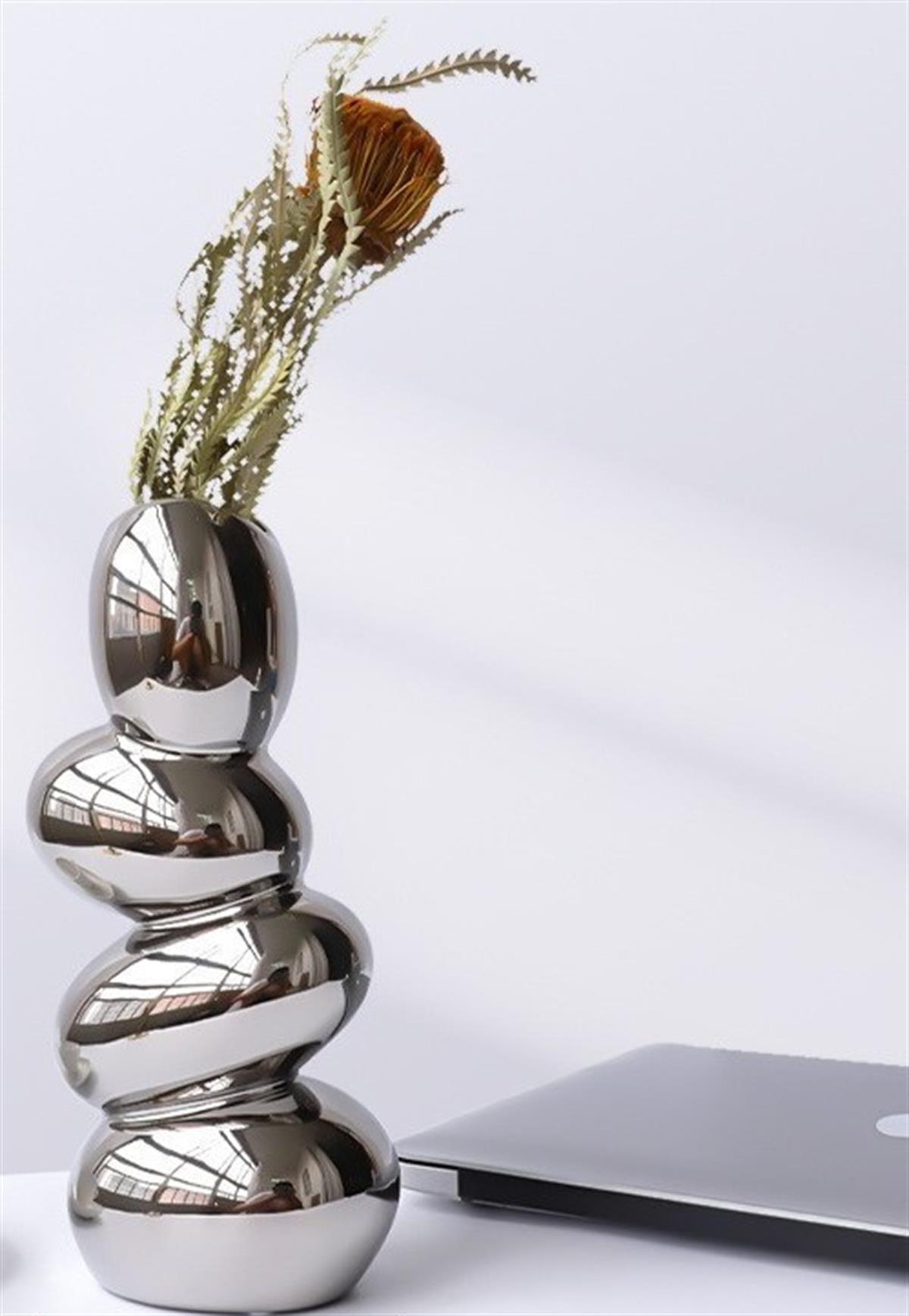 Tcherchi Soyut Sanat Heykel Yumurta Vazosu