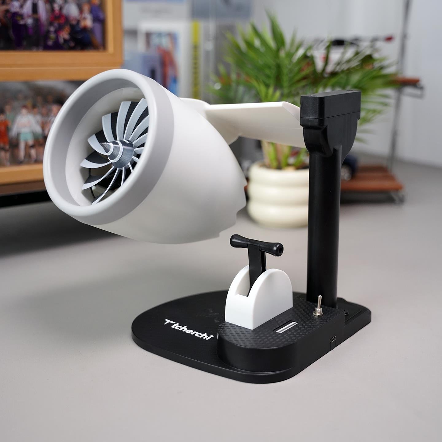 Tcherchi Yeni Masaüstü JetFan – Kablosuz Şarj, Serinletici Fan ve Nemlendirici Bir Arada