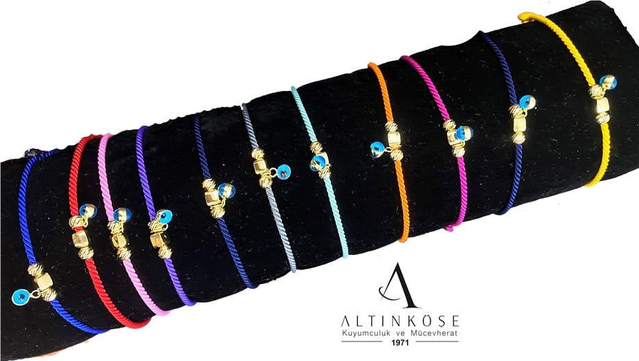 FUŞYA İPLİ KÜP DORİKALI GÖZ BONCUKLU 14 AYAR ALTIN