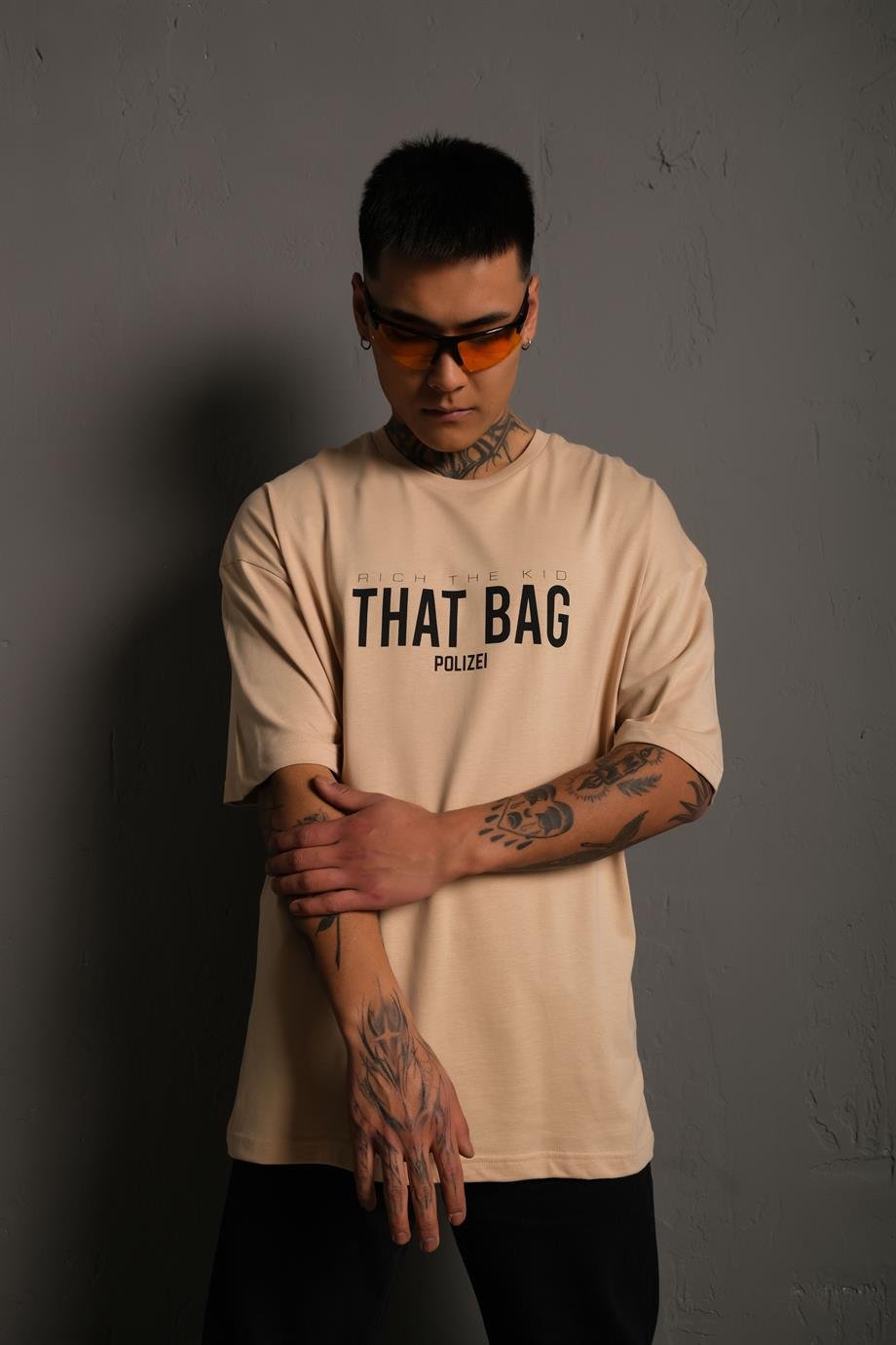 T-SHİRTBej Dolar Baskılı Oversize Basic Tshirt | VİP LOKAL1082-BejBej Dolar Baskılı Oversize Basic Tshirt