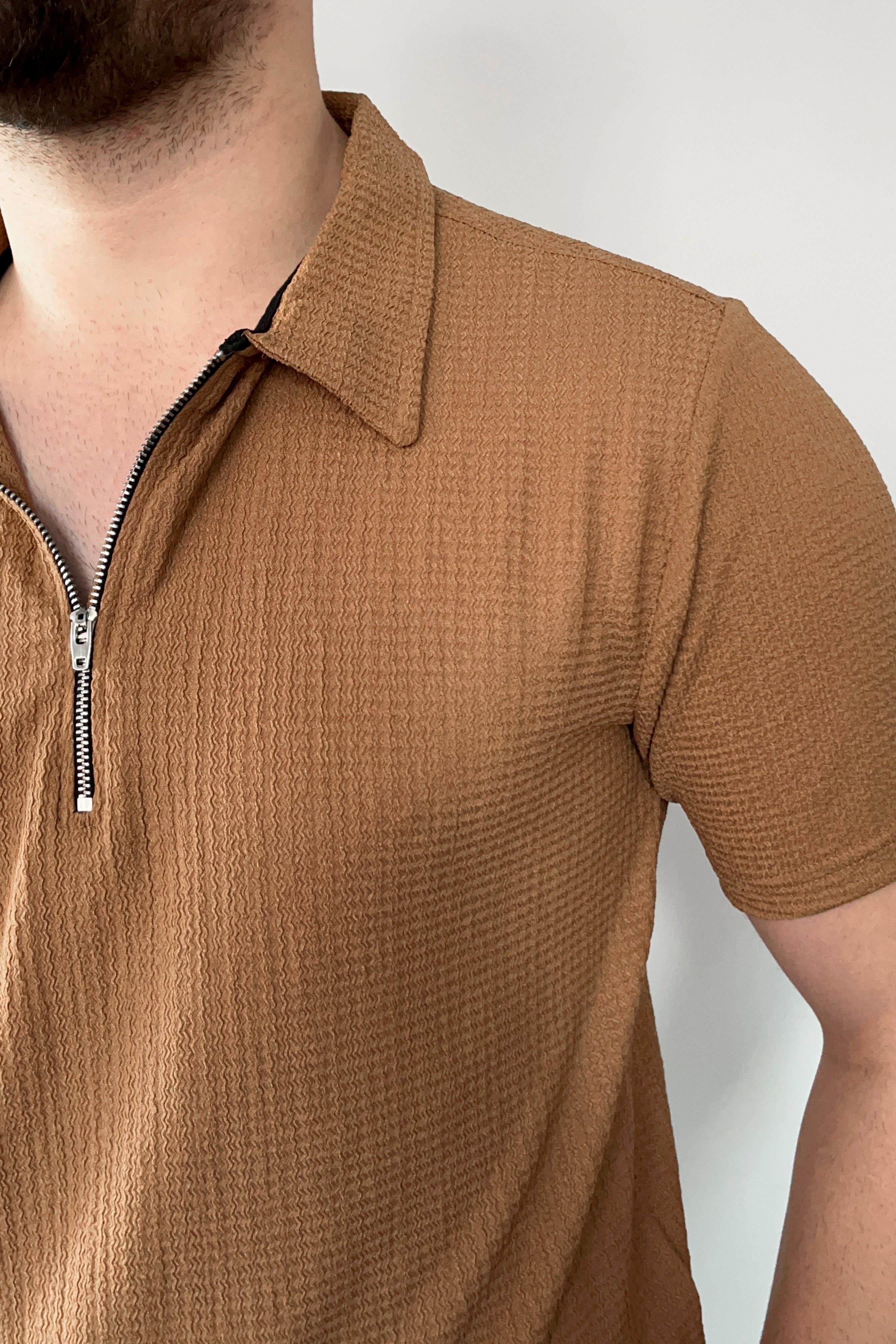 T-SHİRTKahve Fermuarlı Polo Yaka Ottoman Kumaş Tshirt | VİP LOKAL1306-KahveKahve Fermuarlı Polo Yaka Ottoman Kumaş Tshirt