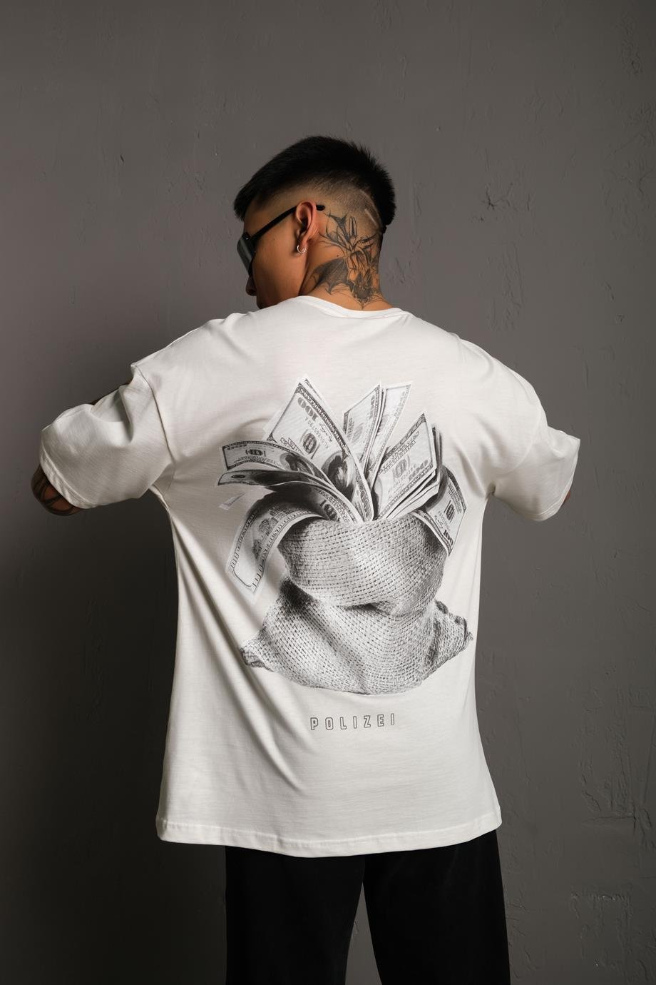 T-SHİRTKırık Beyaz Dolar Baskılı Oversize Basic Tshirt | VİP LOKAL1082-BeyazKırık Beyaz Dolar Baskılı Oversize Basic Tshirt