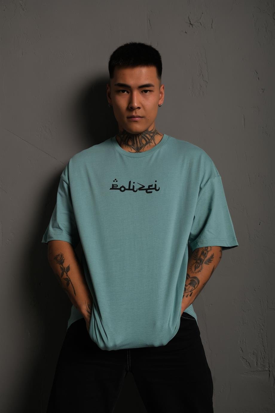 T-SHİRTMint Mavi Polizei Baskılı Oversize Basic Tshirt | VİP LOKAL1074-MintMint Mavi Polizei Baskılı Oversize Basic Tshirt