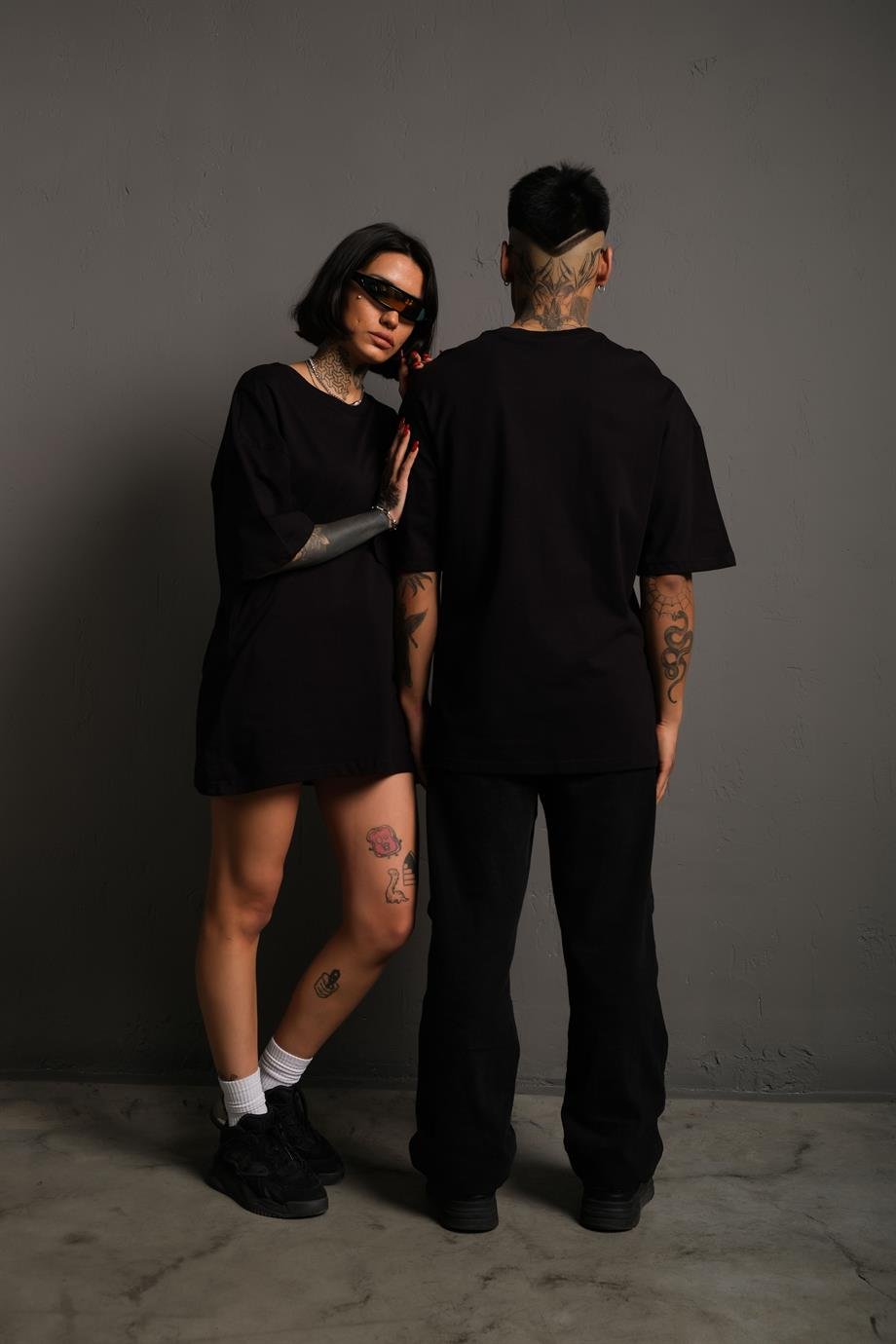 T-SHİRTSiyah Oversize Basic Tshirt | VİP LOKAL1070-SiyahSiyah Oversize Basic Tshirt