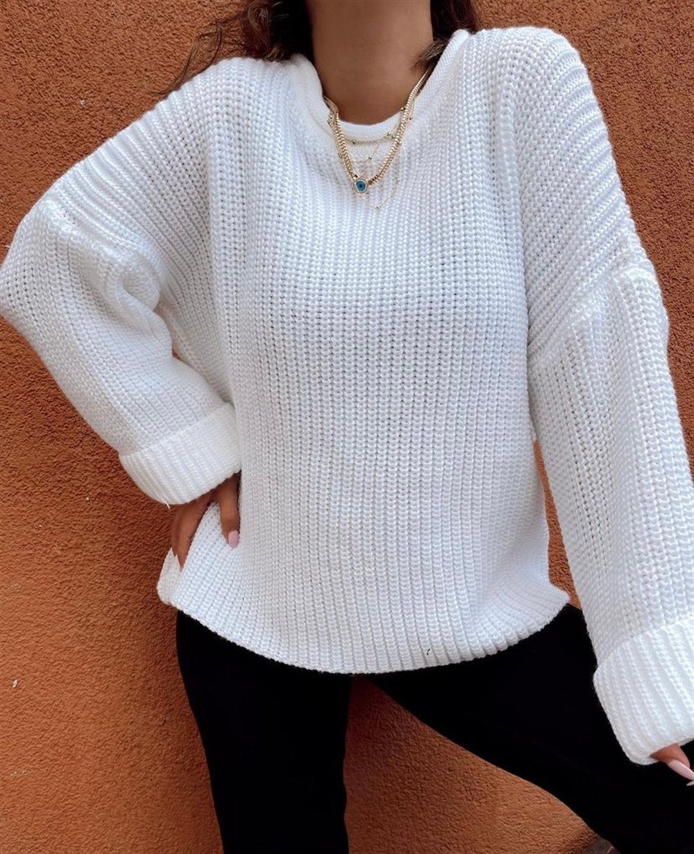 Beyaz oversize kazak