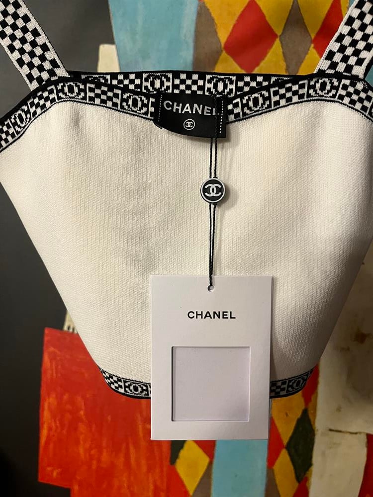 Chanel beyaz triko crop