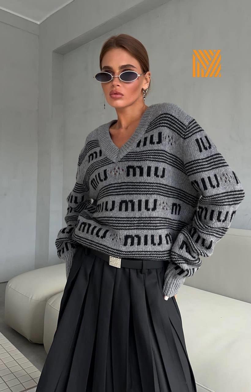 Miu gri v yaka kazak