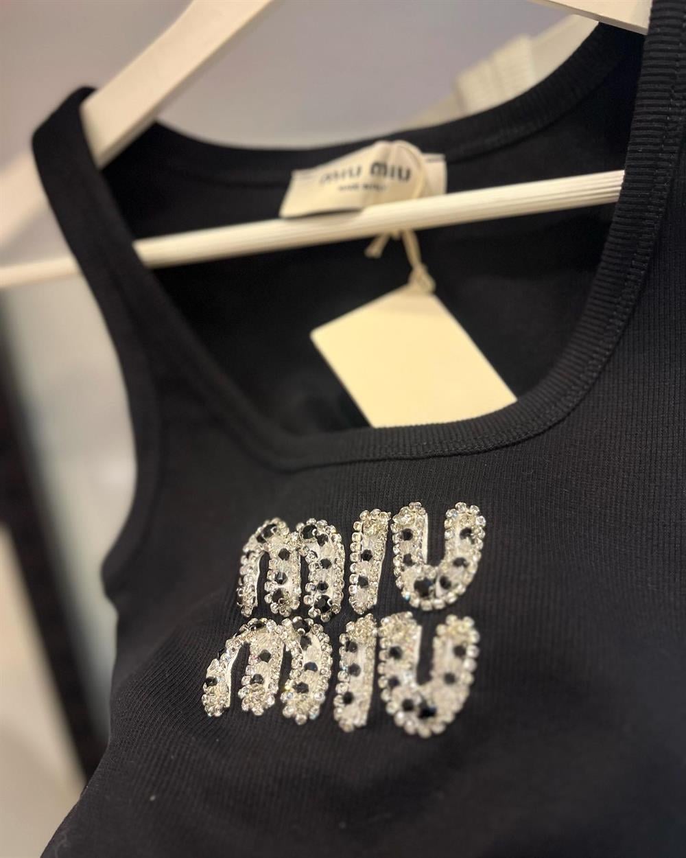 MİU MİU SİYAH TAŞLI SİYAH TANK TOP