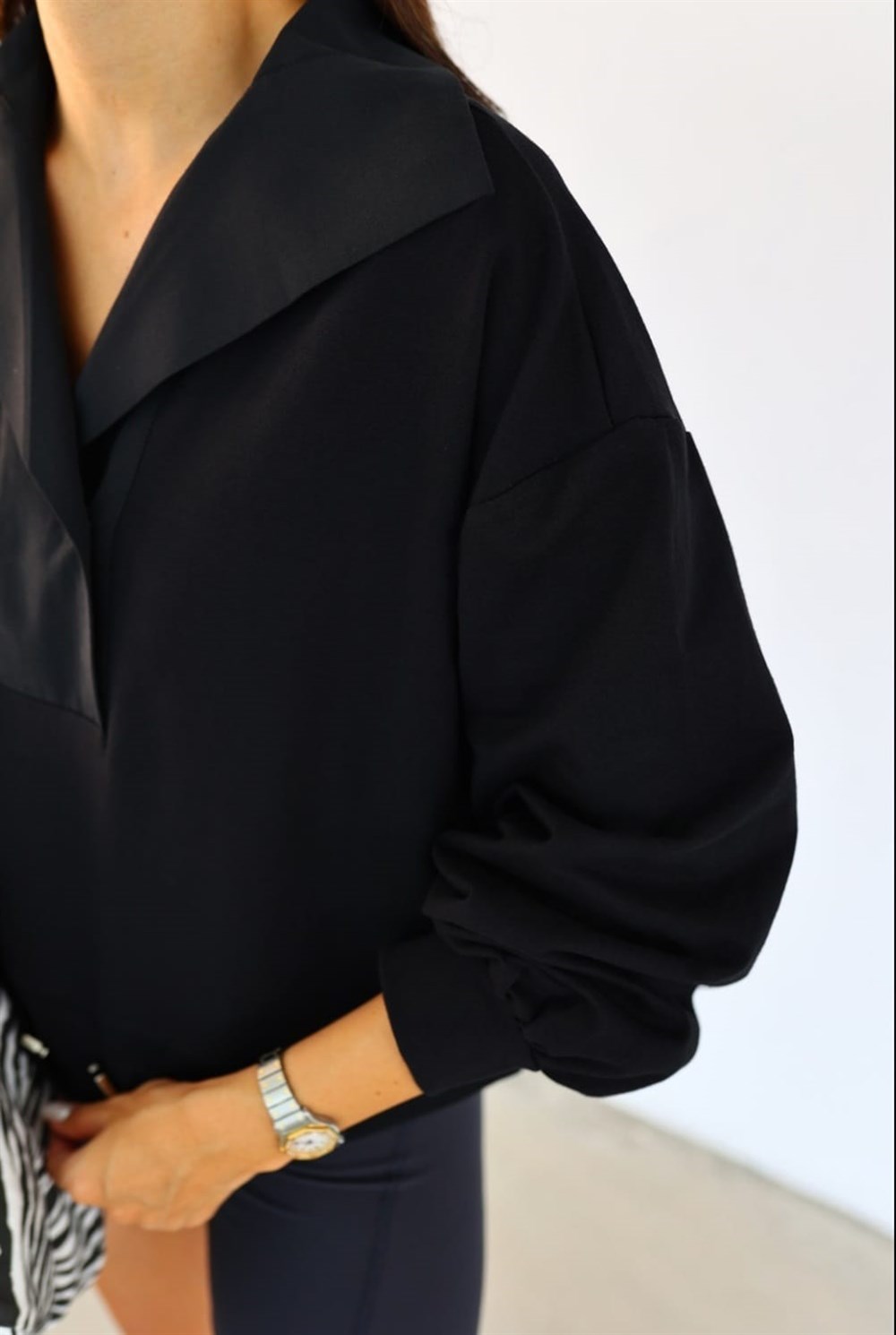 Network gömlek yaka siyah sweatshirt 