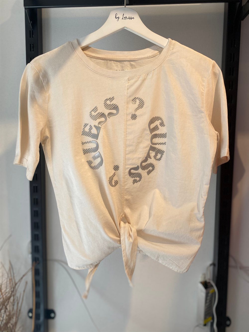 ORJİNAL MARKA BAĞLAMALI BEJ TSHİRT 