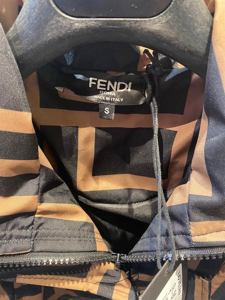 Orjinal marka yağmurluk